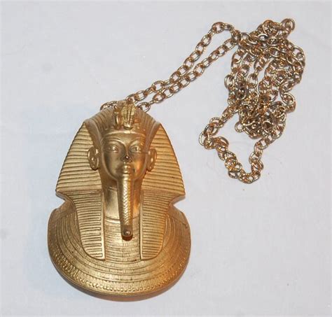 1976 King Tut Mask Egyptian Pharaoh Vintage Necklace Pendant