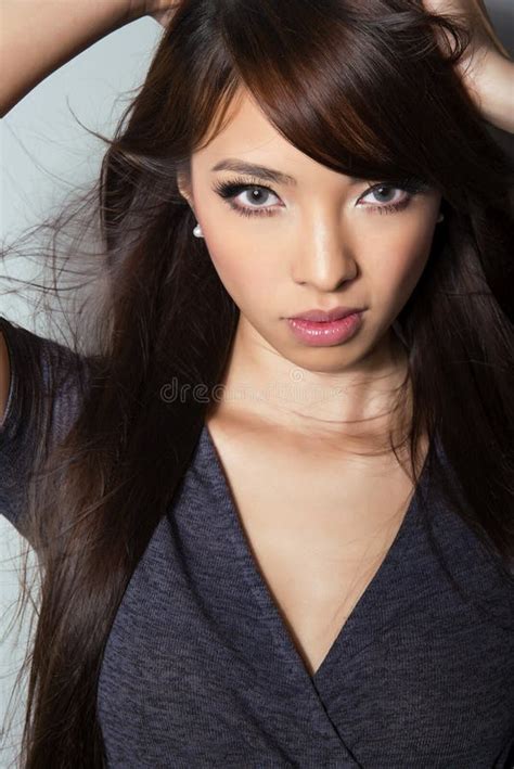 Belle Jeune Femme Asiatique Avec La Peau Impeccable Photo Stock Image