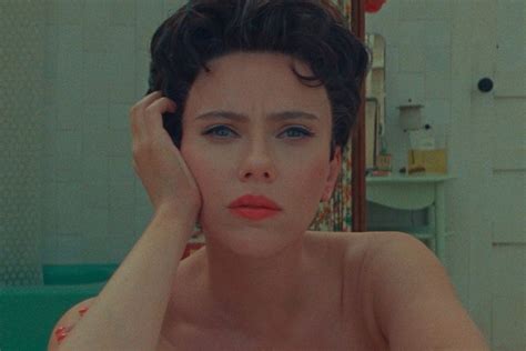 Scarlett Johansson Is A Glamorous Femme Fatale In The First Trailer For Wes Andersons Asteroid