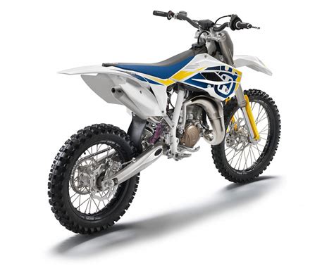 As such, the advanced hardware featured on the larger husqvarna range is found on the tc 85. HUSQVARNA TC 85 17/14 specs - 2014, 2015 - autoevolution