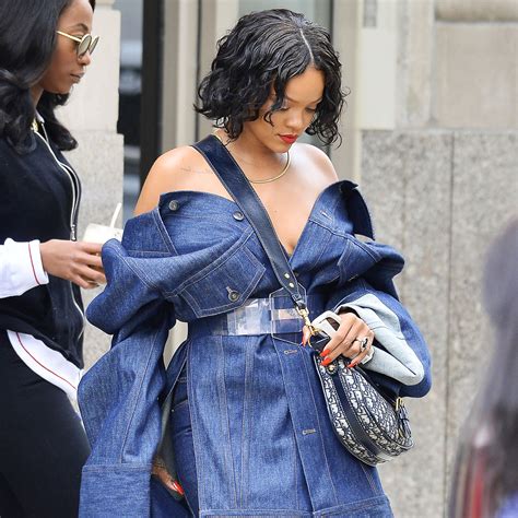 Rihanna Claps Back At Body Shamers With A Viral Instagram Post 15