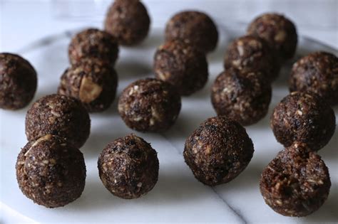 Matropolitan Vegan Chocolate Date Balls