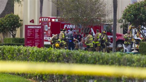 2 Dead After Plane Crashes Into Autism Center In Broward Miami Herald