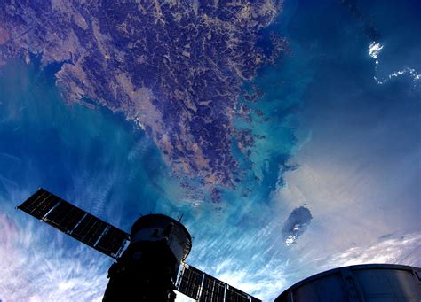 Nasa Astronaut Don Pettit Has Captured Incredible Images And Videos Of Earth From The ISS