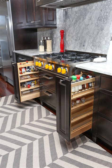 Updating your kitchen doesn't have to cost a lot. 6 Kitchen Cabinet Features That Will Create a "Wow ...