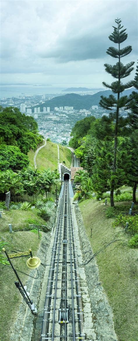 Jaraknya dari bandara ke rumah sakit hanya 25 minit sahaja. Penang Hill Funicular Malaysia - Photorator