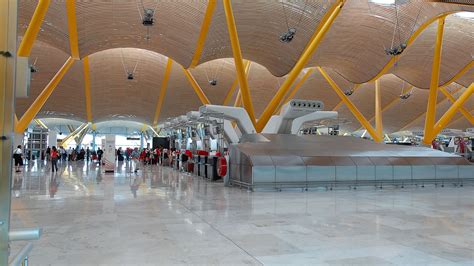 Terminal 4 Del Aeropuerto De Madrid Barajas