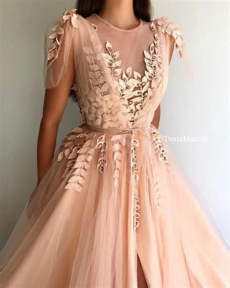 Crystal Leaves Gown | Платья, Вечерние платья, Потрясающие ...