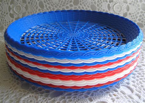 Set Of 12 Plastic 1970s Paper Plate Holders By Sugarshopvintage