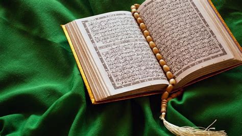 Ciri Ciri Surat Alquran Yang Diturunkan Di Mekkah Dan Madinah