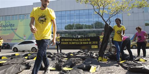 Amnesty International Protests Against Police Violence Outside Rio 2016 Committe Agência Brasil