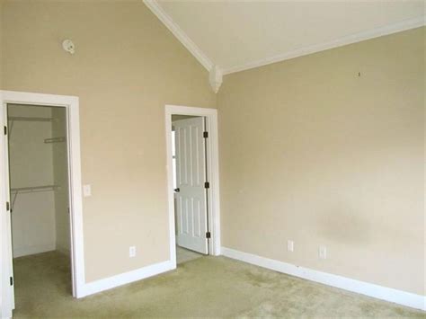Crown molding a vaulted ceiling is so easy. vaulted ceiling with crown molding photos - Google Search ...