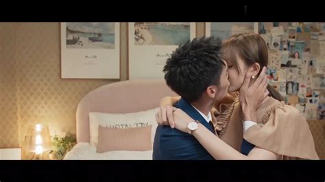 The Ceo Kissed His Girlfriend At Home And Was Seen By His Mother 他在逆光中告白 Mysterious Love Kiss
