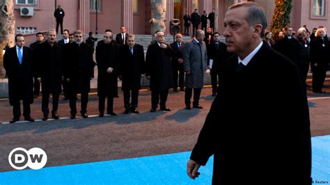 Turkish Pm Reshuffles Cabinet Dw