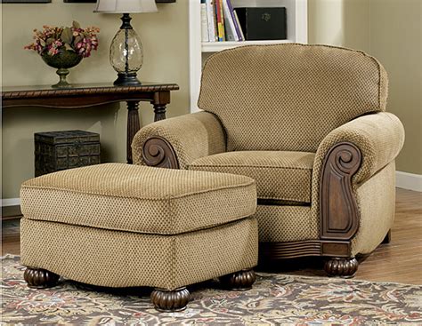 Lynnwood Traditional Living Room Furniture Set By Ashley