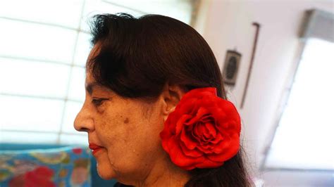 Salma Sultan Salma Sultan Had Initiated A Trend Of Wearing A Signature Rose Tucked In Her Ear