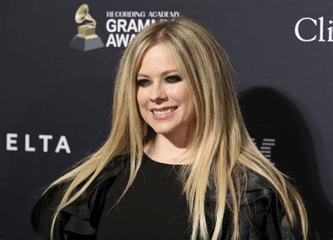 Avril Lavigne Und Tony Hawk Bringen Tiktok Zum Durchdrehen