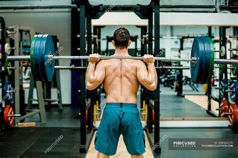 Man Weightlifting In Front At Gym — Caucasian Agility Stock Photo