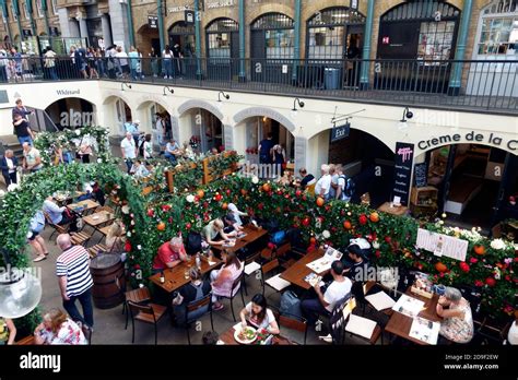 People Eating Al Fresco In The Market Covent Garden Market At Covent Garden Piazza London