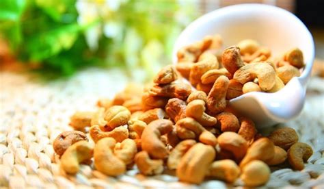 Disini kami menghadirkan sebuah penjelasan tentang khasiat dan keutamaan sholawat termasuk sholawat nariyah. 10 Khasiat Kacang Gajus Menurut Kajian Sains - The Diagnosa