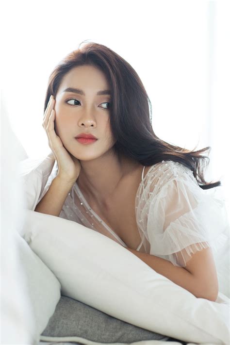 Jul 10, 2018 · khả ngân thừa nhận chính cô cũng bất ngờ khi được giao vai nữ chính. Khả Ngân tung bộ ảnh thời trang đẹp thuần khiết