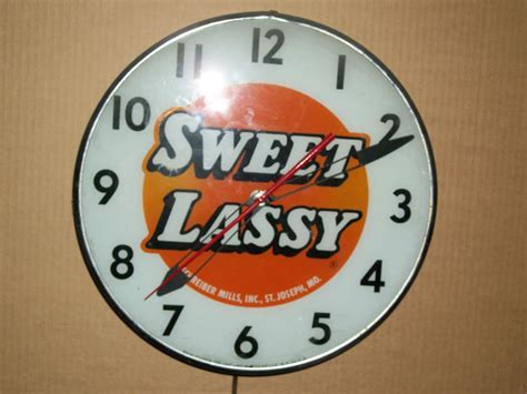 Sweet Lassy Clock At Gone Farmin Tractor Spring Classic 2016 As M309
