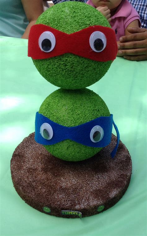 Making teenage mutant ninja turtles costumes has never been so easy. Centerpiece DIY very easy and looks nice. | Ninja turtles birthday party, Turtle baby shower ...