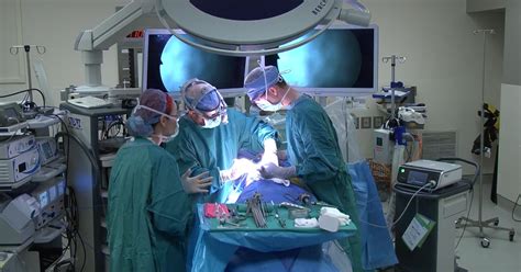 Northern Kentucky Hospital Goes To Facebook With Lung Cancer Surgery