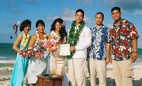 Not only are these dresses sexy, but they're sure to have all eyes on you! Hawaiian Style Beach Wedding attire ~ Aloha shirts & lei ...