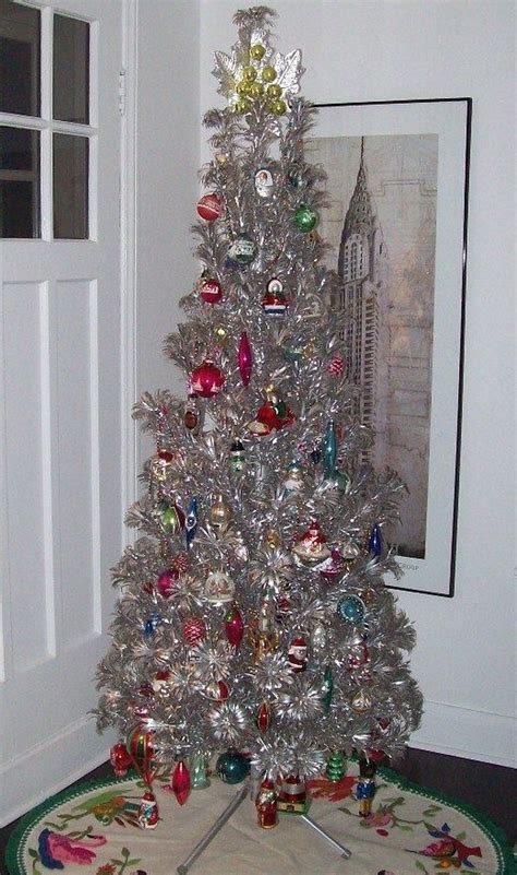 Awesome 47 Stunning Silver Christmas Tree Decor Ideas Silver
