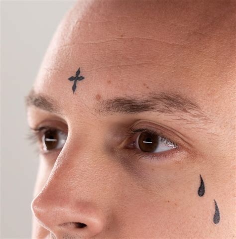 99 Meanings Of The Tear Drop Tattoo Body Tattoo Art