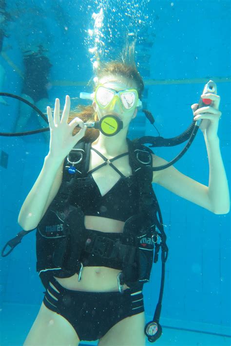 pin auf scuba diving girls