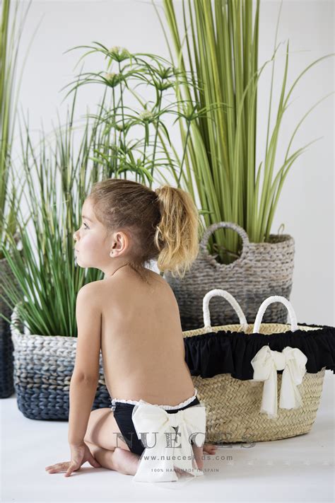 Volante y que os enseño en morado con lunares blancos. Nueces Kids Culetín Negro & Lazo Tul Crudo | Missbaby