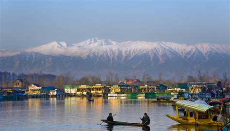 12 Best Places To Visit In Srinagar