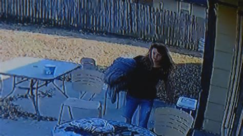 Caught On Camera Woman Breaks Into Tulsa Home