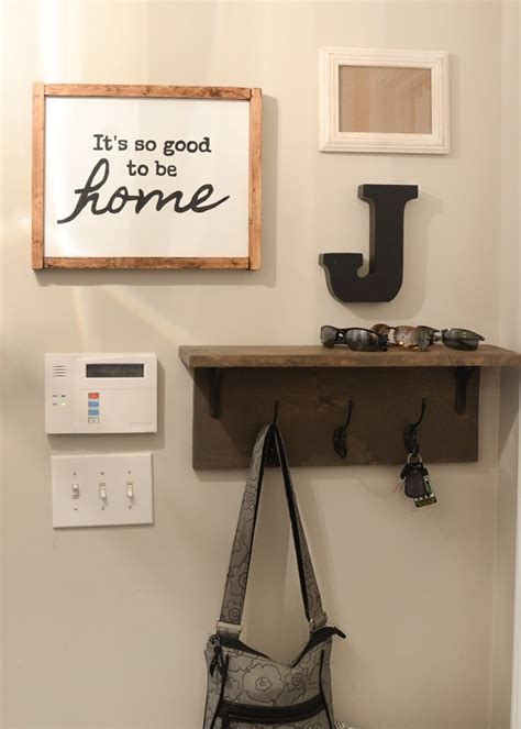 A simple diy craft tutorial idea. Mudroom gallery wall + DIY coat rack shelf