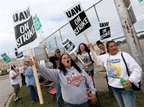 Come On Down To San Leandro To Support Striking Uaw Gm Workers On