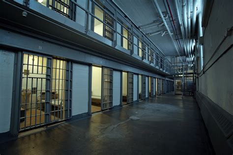 California Prisons Sterilized Women Without State Ok Report Huffpost