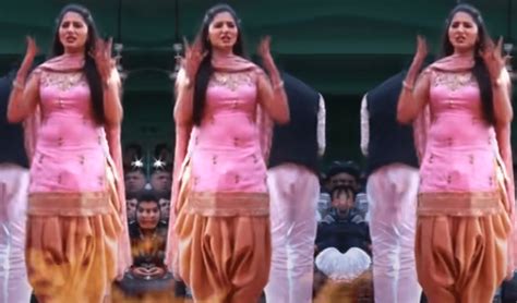 Haryanvi Dancer Sapna Choudhary Dance On Song Rifal Watch Viral Video On Social Media Div सपना