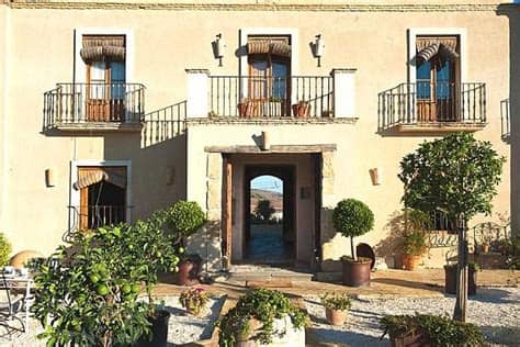 Vejer de la frontera is situated 5 km south of casa la siesta. Casa La Siesta, a luxury boutique hotel in Spain