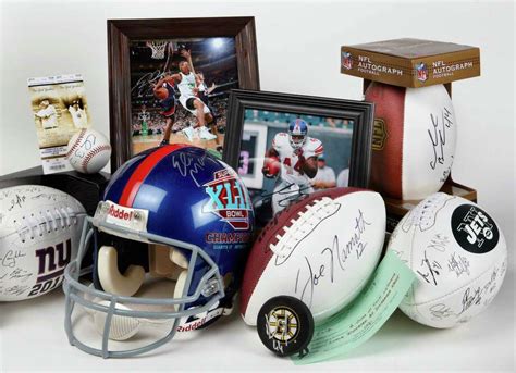 Sports Collectibles Dealers