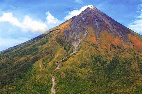 This Volcano In The Philippines Shapes Like A Perfect Cone