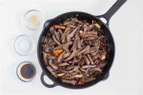 Add a little more oil if necessary. How to cook Chinese Cold beef (good to eat)? - Think Recipe