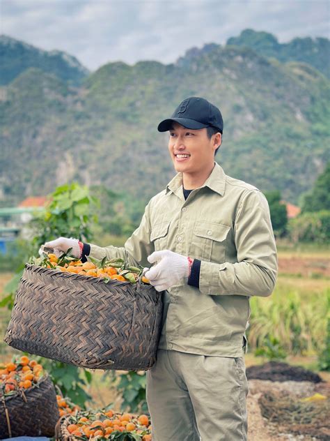 Huy thả thính khánh thy. Đình Tú "đốn tim" fan nữ ở hậu trường Hướng dương ngược ...
