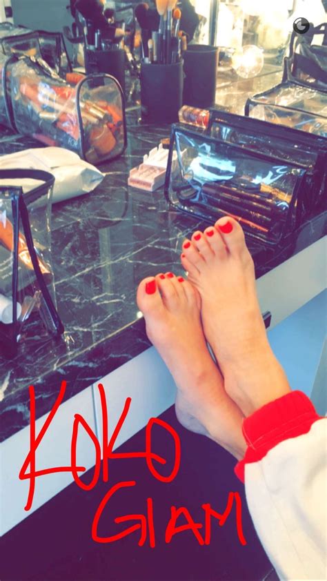 Khloé Kardashians Feet