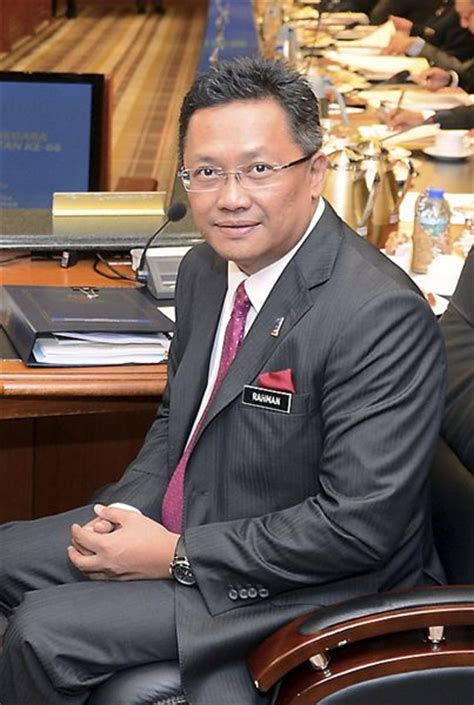 Zahid said datuk bung moktar radin (second from right) and datuk seri abdul rahman dahlan (centre) have made up over the latter's open objection to bung as barisan nasional's election director. KOLEKSI VIDEO MENTERI PERUMAHAN KANTOIKAN PENIPUAN LIM ...