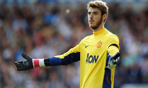 1.92 m (6 ft 4 in) playing position(s): Manchester United's David De Gea eating doughnuts | Daily ...