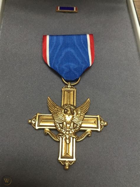 Us Army Distinguished Service Cross Medal With Ribbon And Lapel Pin In Box 1913237611