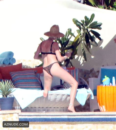 Behati Prinsloo Continues Her Idyllic Vacations In Los Cabos Mexico