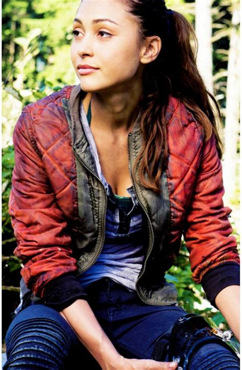 Lindsey Morgan As Raven On The 100 The 100 Raven The 100 Lindsey Morgan